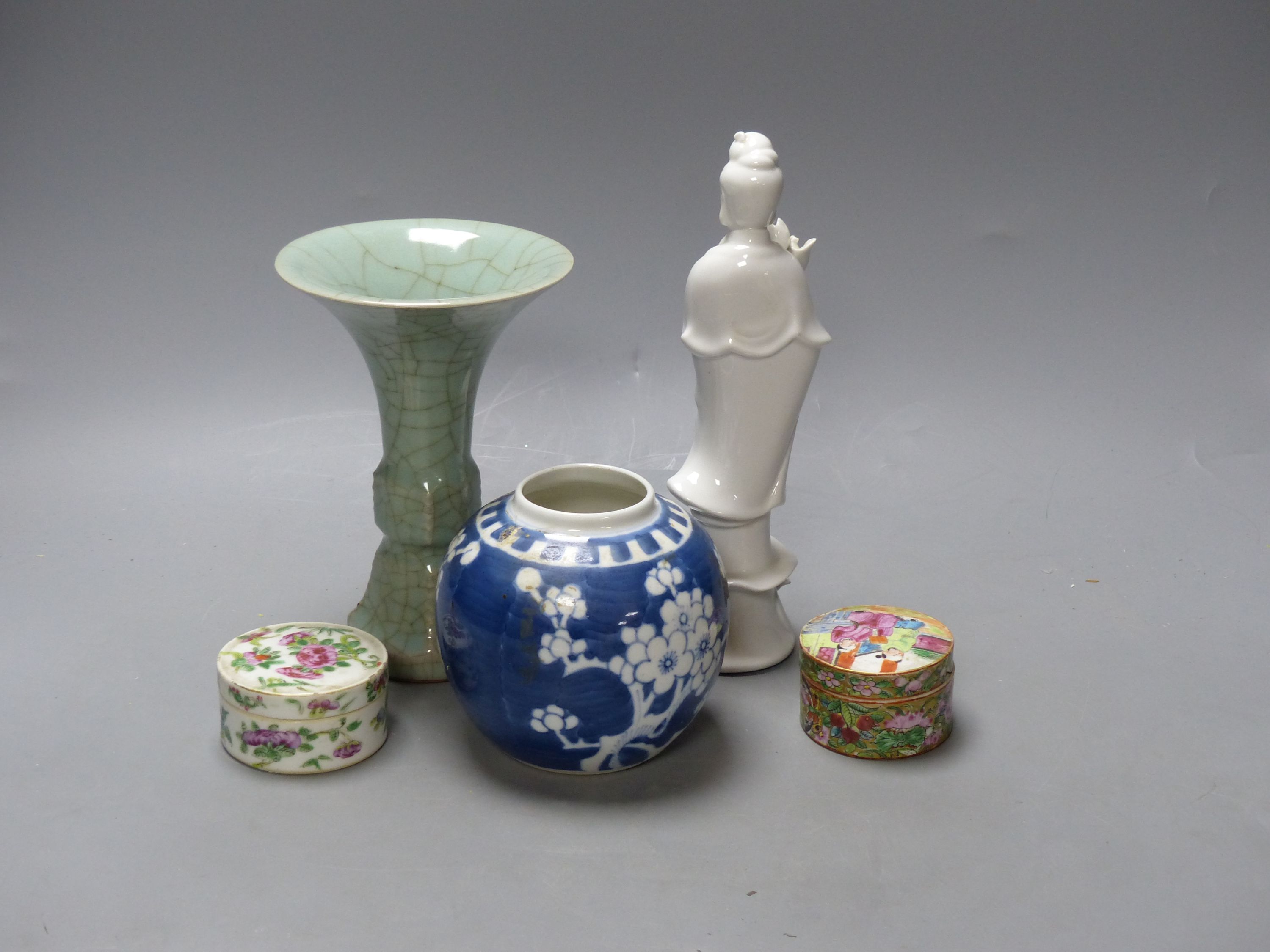 Assorted Chinese ceramics, tallest 22cm